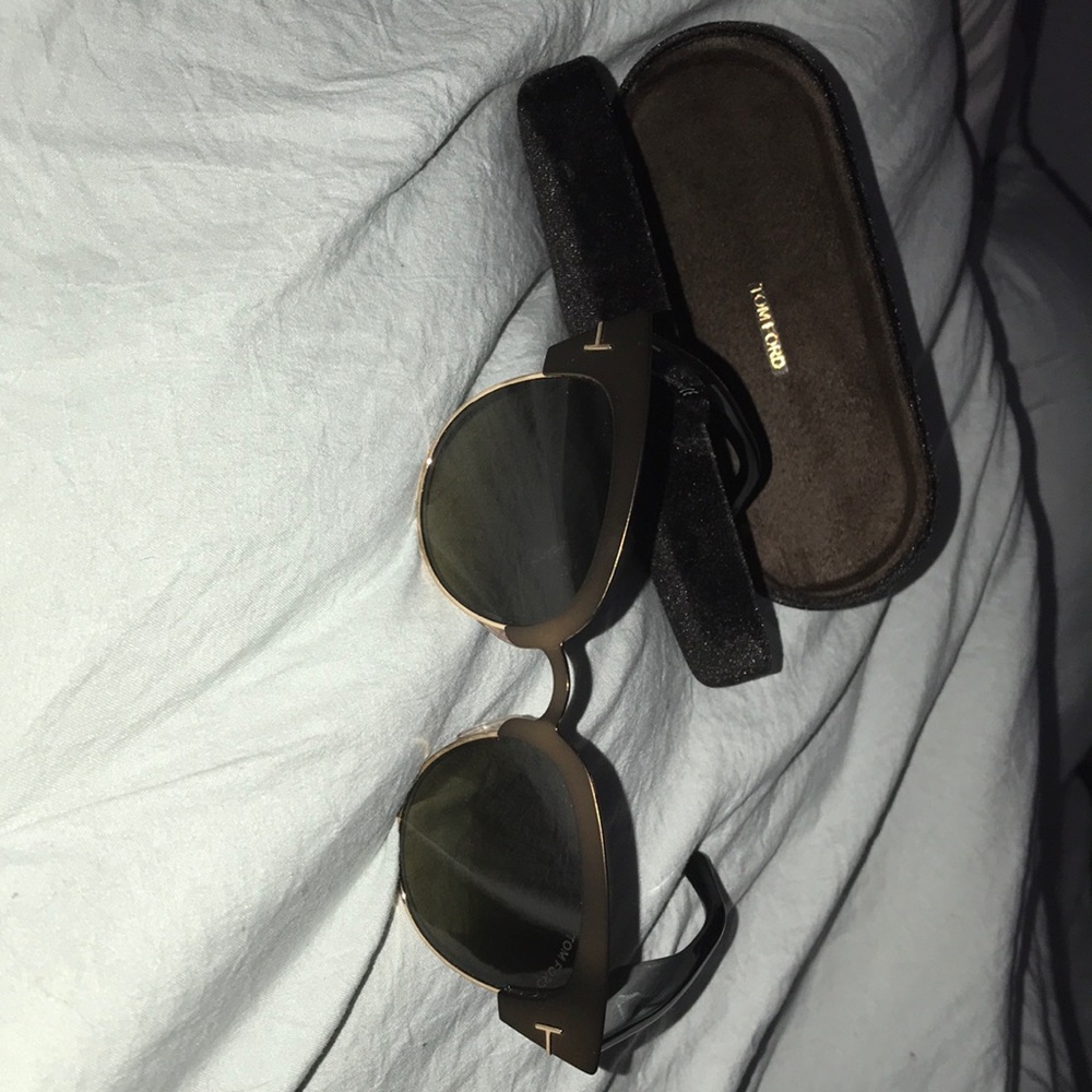 Tom Ford Alexandria Sunglasses with Tom Ford brown velvet case